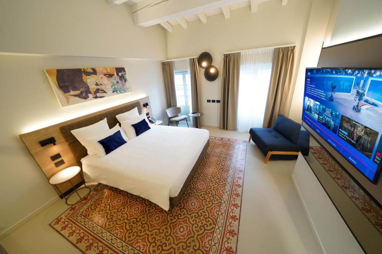 Bergamo INN 21 Bagian luar foto Deluxe Room